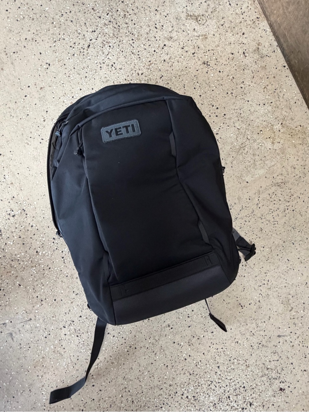 YETI Crossroads Backpack 27L